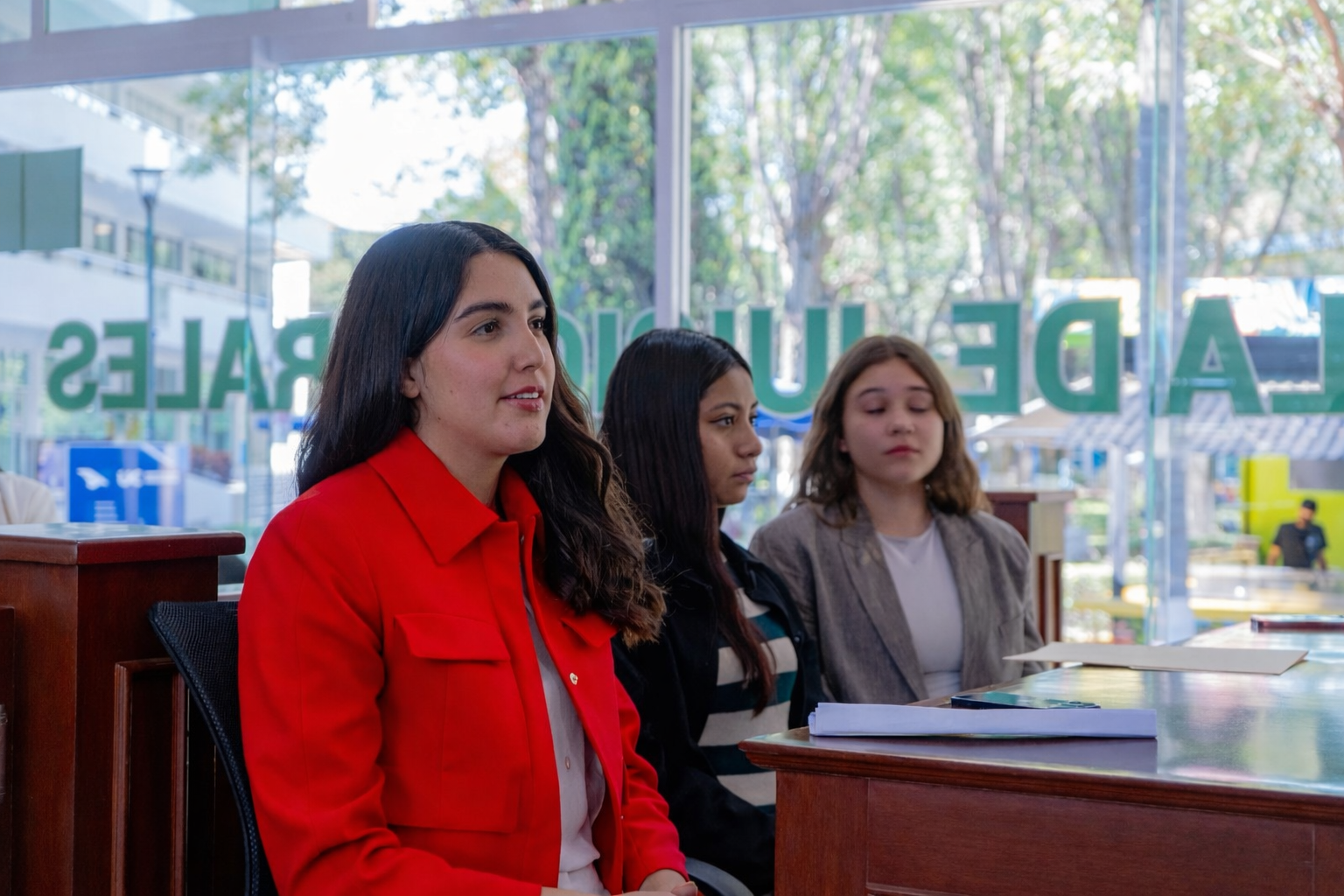 estudiante-de-derecho-ucg-simulacion-4